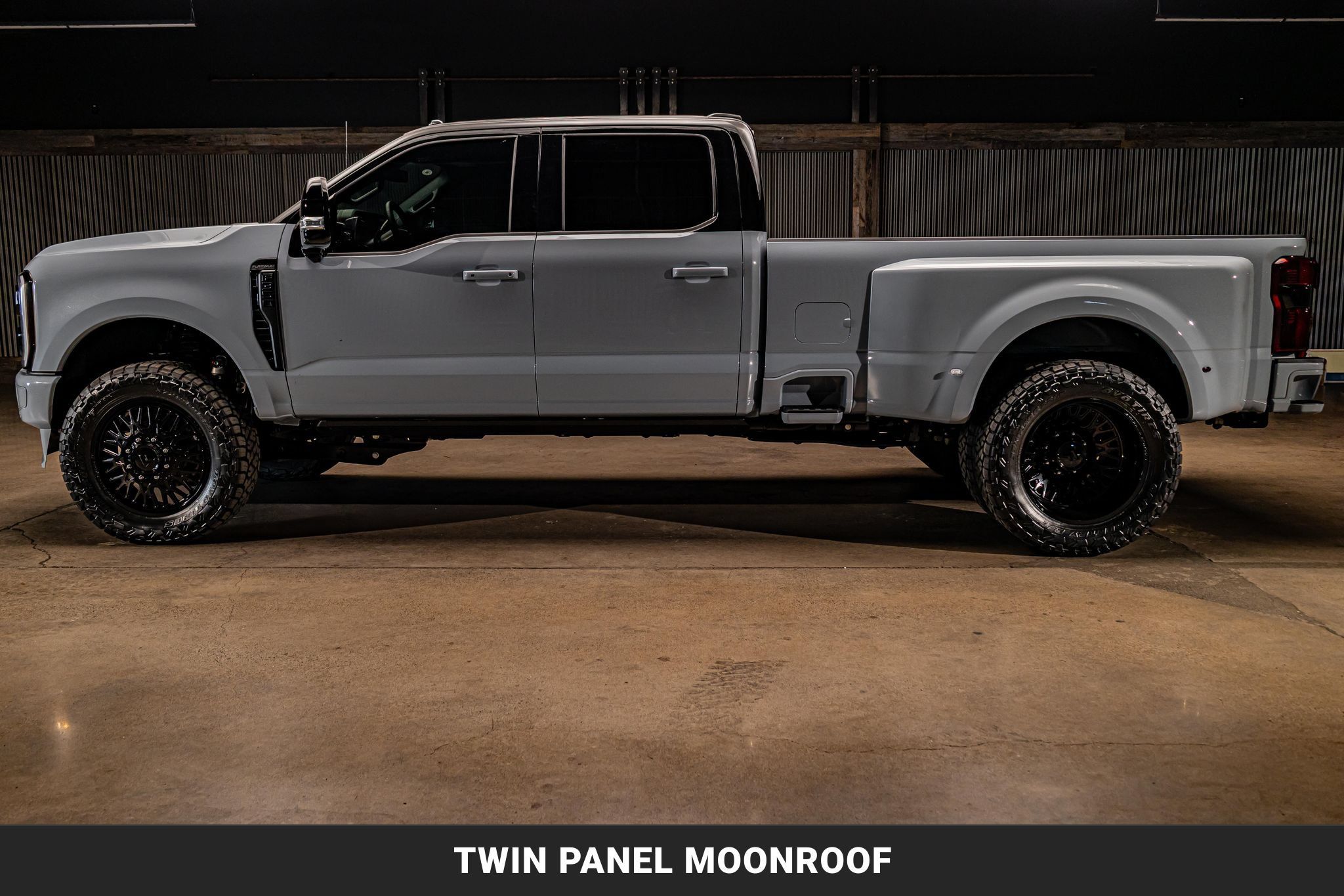 Used 2026 Ford F350 Platinum w/ FX4 Off-Road Package AWD/4WD image 6