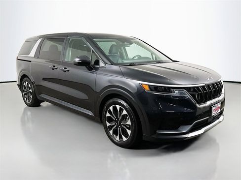 Certified 2024 Kia Carnival EX image 16