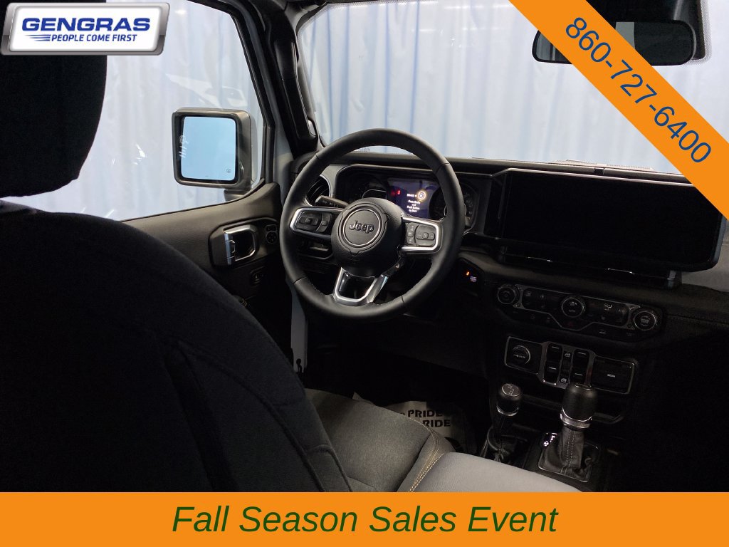Used 2026 Jeep Wrangler Unlimited Sahara AWD/4WD image 38