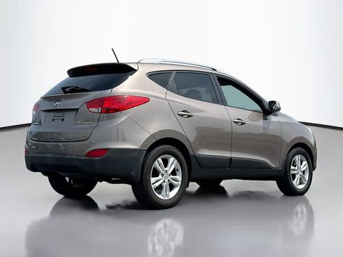 Used 2010 Hyundai Tucson GLS w/ Popular Equipment Pkg 2 FWD image 2
