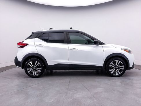 Used 2019 Nissan Kicks SV w/ Exterior Package FWD image 35