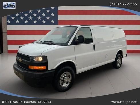 Used 2021 Chevrolet Express 2500 w/ Driver Convenience Package RWD image 4