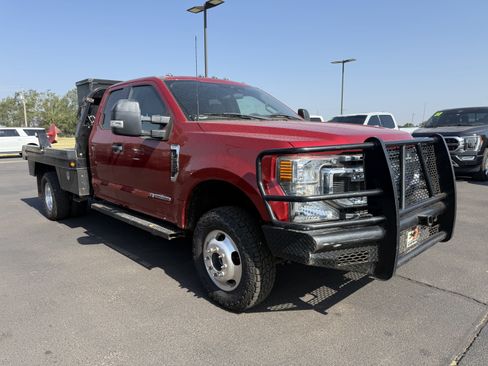 Used 2022 Ford F350 XLT w/ XLT Value Package AWD/4WD image 2