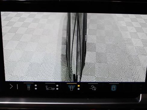 Used 2024 Chevrolet Silverado 2500 LTZ w/ LTZ Convenience Package image 57