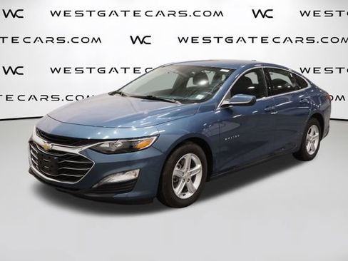 Used 2024 Chevrolet Malibu LT image 1