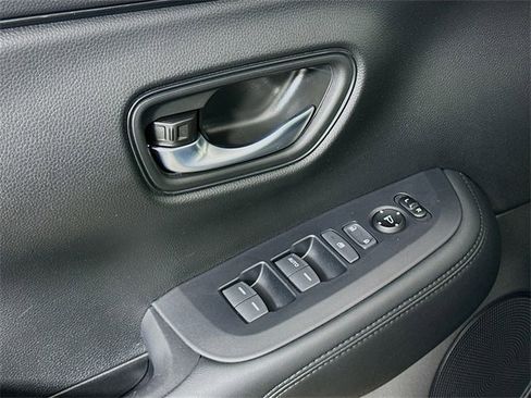 Certified 2025 Honda HR-V LX image 17