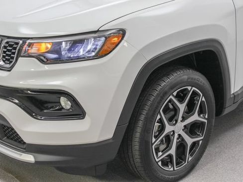 Used 2024 Jeep Compass Limited AWD/4WD image 5