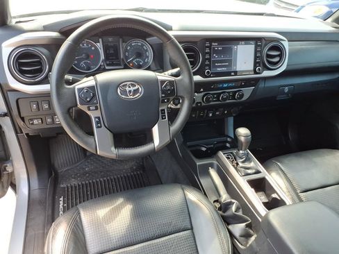 Used 2020 Toyota Tacoma Limited AWD/4WD image 16