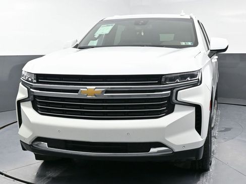 Used 2023 Chevrolet Suburban LT image 5