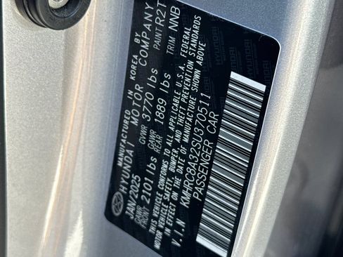 Used 2025 Hyundai Venue SEL FWD image 29