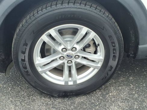 Used 2020 Ford Explorer XLT w/ Equipment Group 202A AWD/4WD image 8