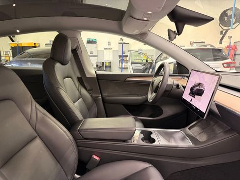 Used 2023 Tesla Model Y AWD image 27