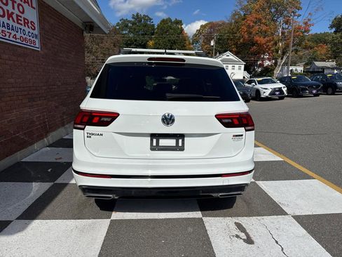 Used 2021 Volkswagen Tiguan SE R-Line image 8