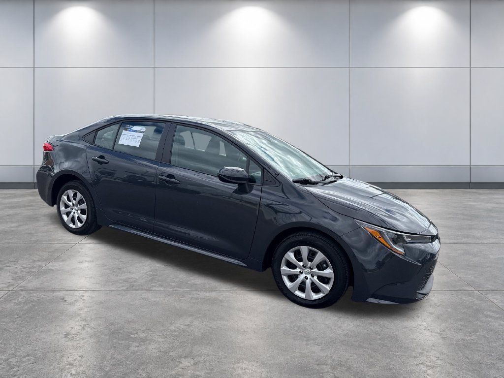 Used 2026 Toyota Corolla LE FWD image 7