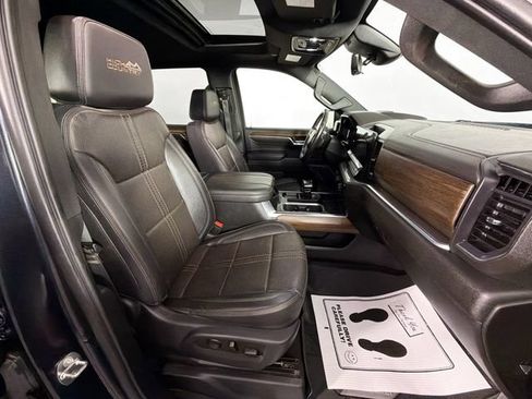Used 2023 Chevrolet Silverado 1500 High Country w/ High Country Premium Package AWD/4WD image 28