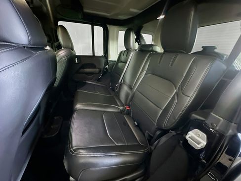 Used 2023 Jeep Wrangler Unlimited Sahara w/ Cold Weather Group AWD/4WD image 26