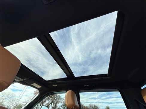 Used 2024 Ford F350 Platinum w/ FX4 Off-Road Package image 18