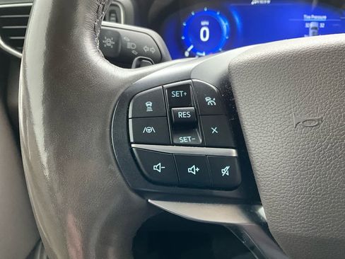 Used 2020 Ford Explorer Platinum w/ Premium Technology Package image 23