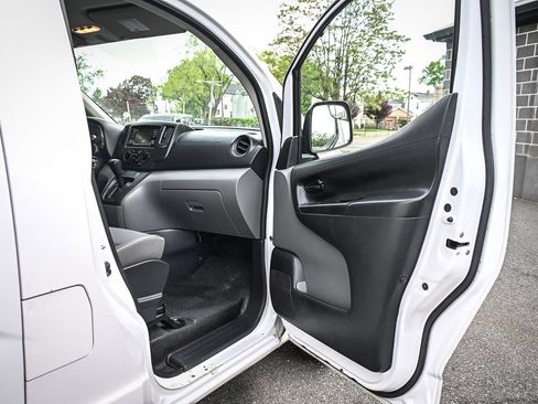 Used 2019 Nissan NV200 S FWD image 17