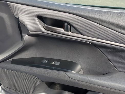 Used 2025 Toyota Camry SE image 36