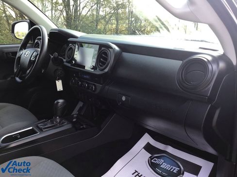 Used 2022 Toyota Tacoma SR image 22