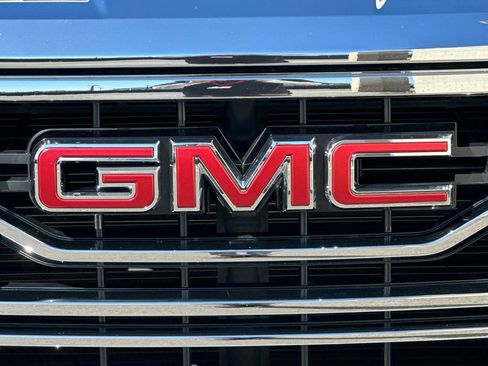 Certified 2025 GMC Sierra 1500 SLT image 37