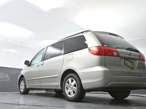 Used 2008 Toyota Sienna FWD image 27