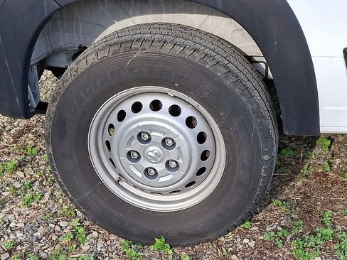 Used 2025 RAM ProMaster 2500 w/ Convenience Group image 7