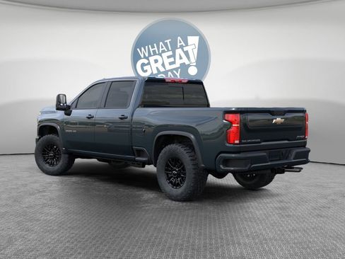 New 2026 Chevrolet Silverado 2500 ZR2 image 3