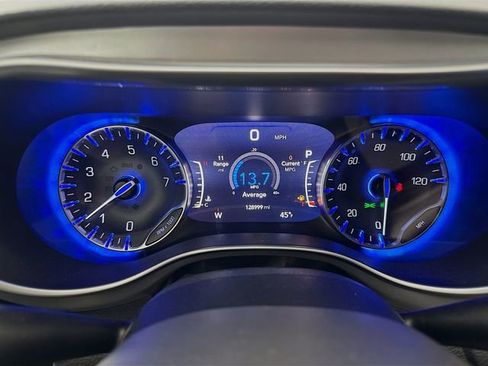 Used 2018 Chrysler Pacifica Touring-L Plus w/ Advanced Safetytec Group image 12