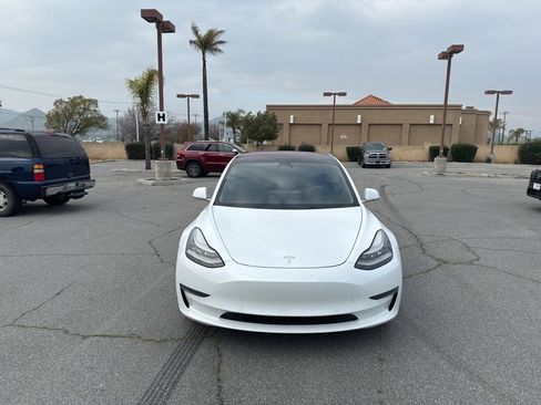 Used 2019 Tesla Model 3 Mid Range image 3