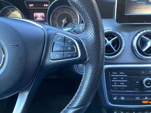 Used 2017 Mercedes-Benz GLA 250 4MATIC image 19