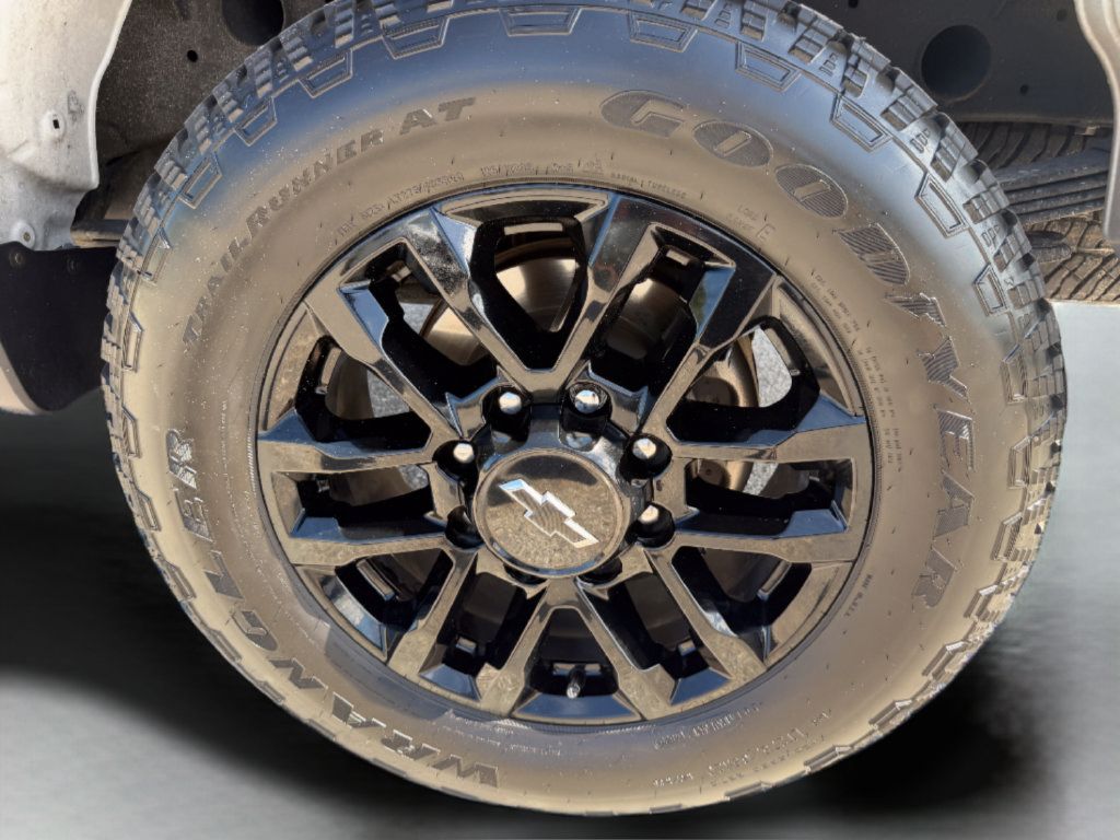 Used 2025 Chevrolet Silverado 2500 Custom w/ Custom Value Package AWD/4WD image 46