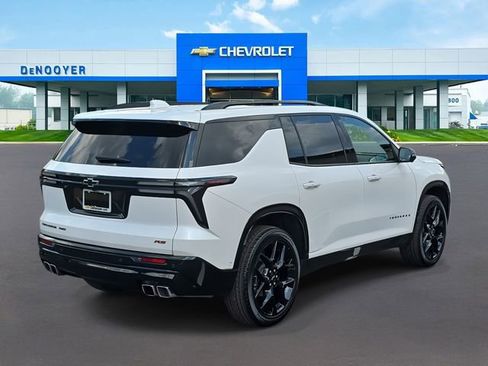 Used 2024 Chevrolet Traverse RS image 6
