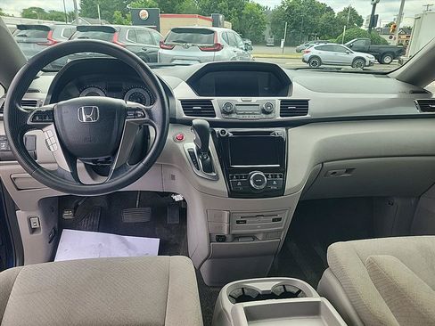 Used 2016 Honda Odyssey SE image 11