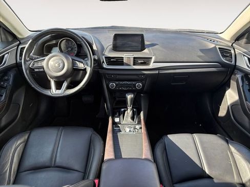 Used 2018 MAZDA MAZDA3 Touring image 10