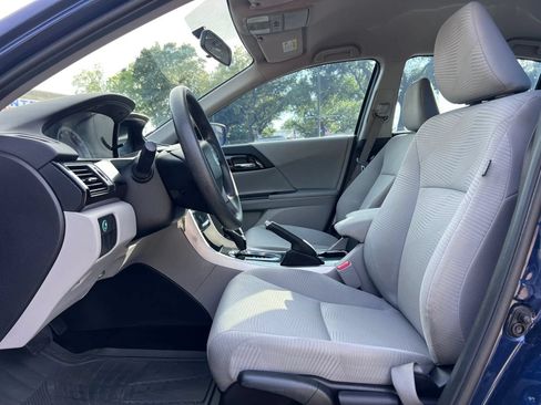 Used 2017 Honda Accord LX image 11
