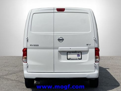 Used 2020 Nissan NV200 SV image 21