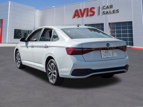 Used 2025 Volkswagen Jetta S image 9