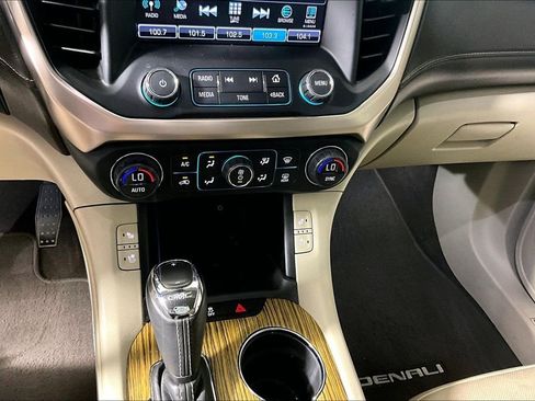 Used 2019 GMC Acadia Denali w/ Technology Package FWD image 26