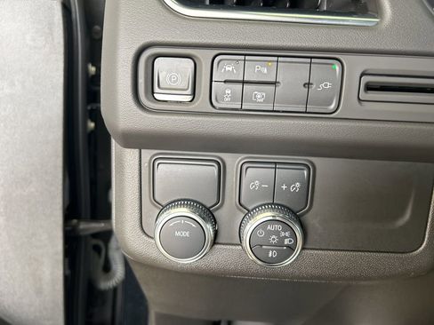 Used 2022 GMC Yukon SLT w/ SLT Premium Package RWD image 26