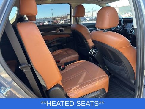 Used 2023 Kia Sorento SX Prestige image 12