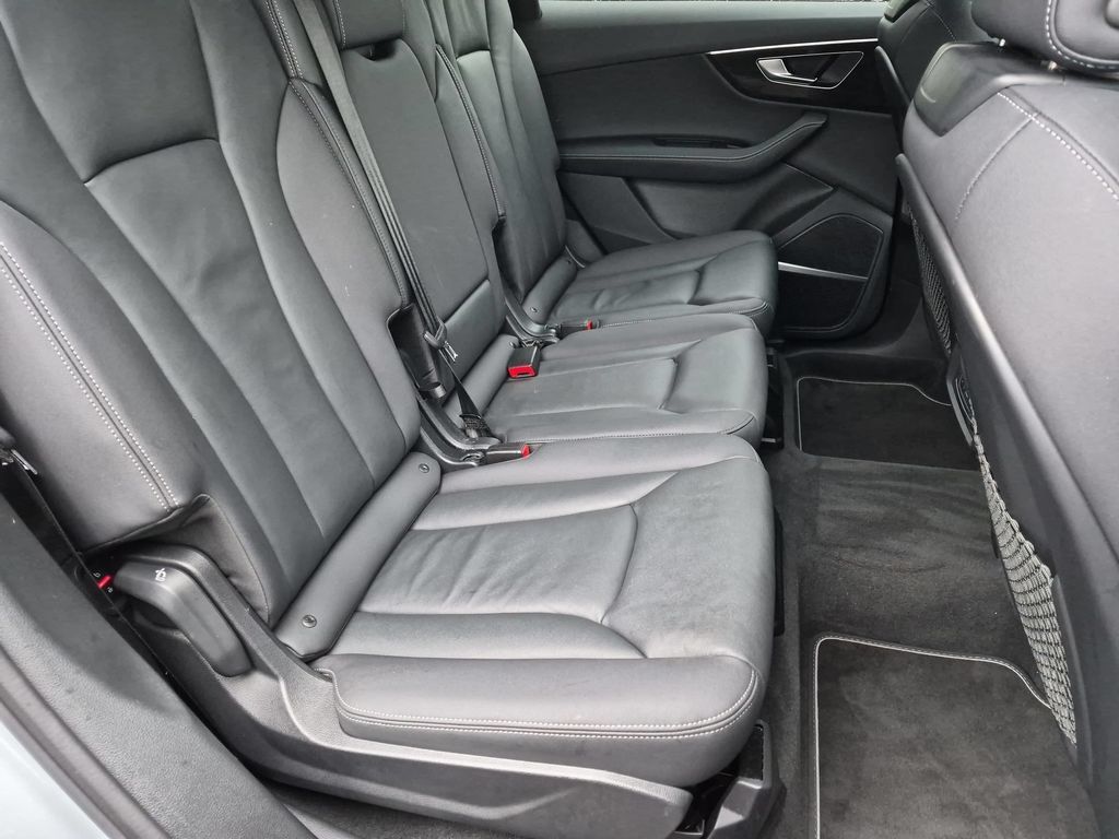 Used 2025 Audi Q7 3.0T Premium Plus AWD/4WD image 23