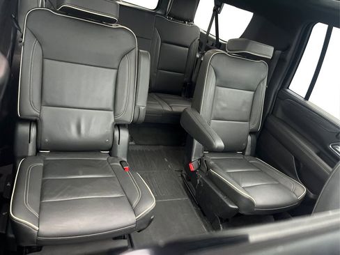 Used 2021 GMC Yukon XL SLT w/ SLT Premium Package image 13