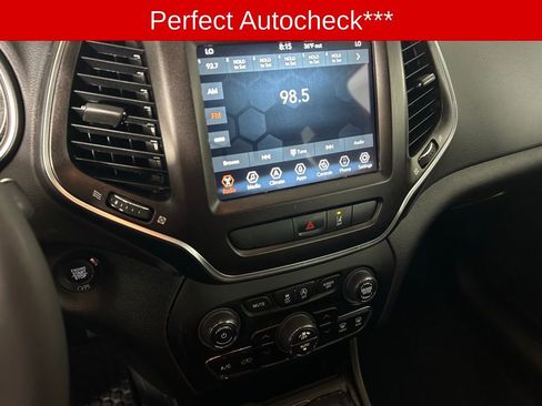 Used 2022 Jeep Cherokee Trailhawk w/ Comfort/Convenience Group image 3