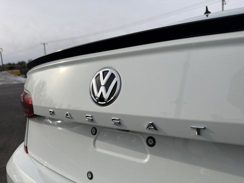 Certified 2021 Volkswagen Passat 2.0T R-Line image 33