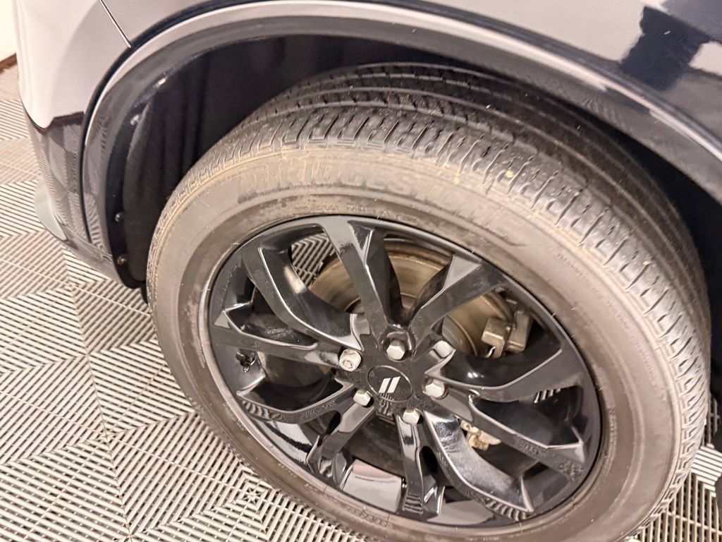Used 2019 Dodge Durango GT w/ Blacktop Package AWD/4WD image 12