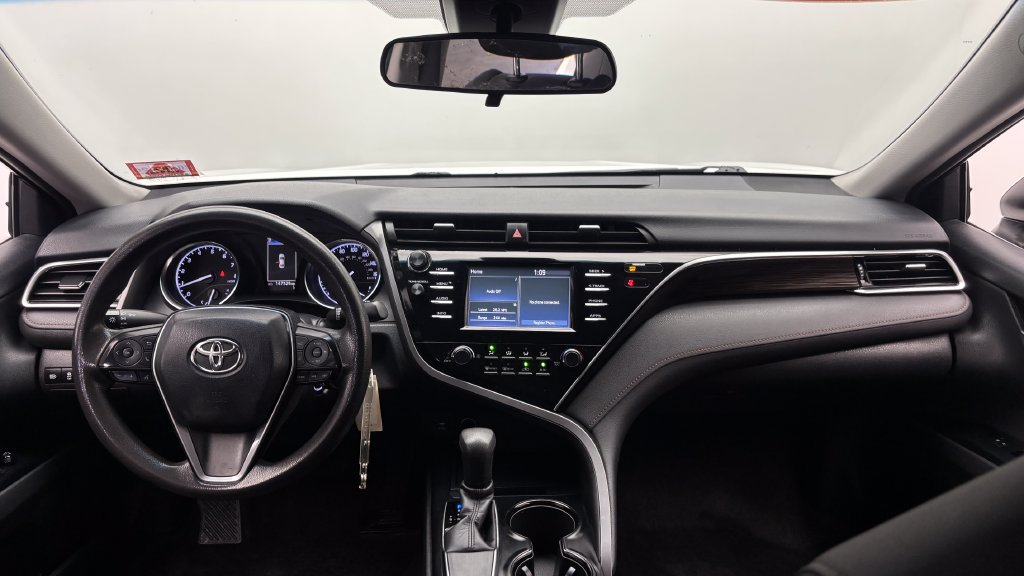 Used 2018 Toyota Camry LE FWD image 24