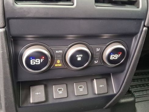 Used 2022 Land Rover Defender 110 S AWD/4WD image 11