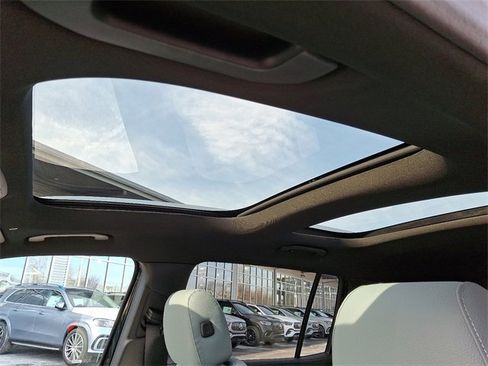 New 2026 Mercedes-Benz GLB 250 4MATIC image 13